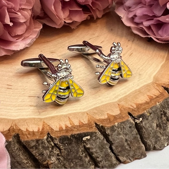 Black and Yellow Bumblebee Cufflinks - Picture 4 of 15